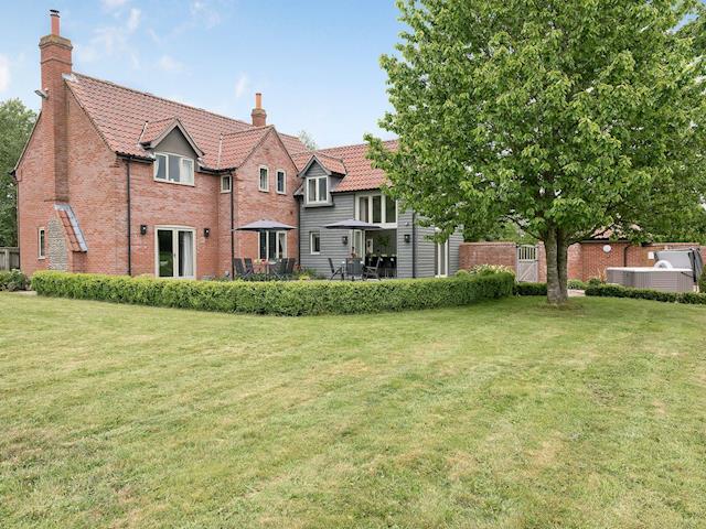 Big Cottage In Caston Near Attleborough With 5 Bedrooms For Rent