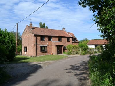Large Cottage To Rent In Swaffam Near Dereham With 4 Bedrooms For