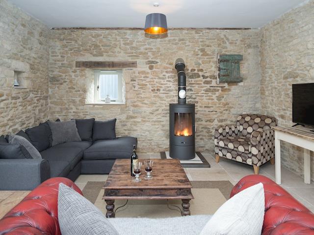 Cottage To Welcome You In Dyrham Near Bath With 3 Bedrooms For