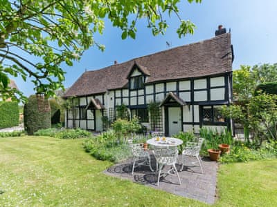 Evesham Holiday Cottages To Rent Self Catering Accommodation In