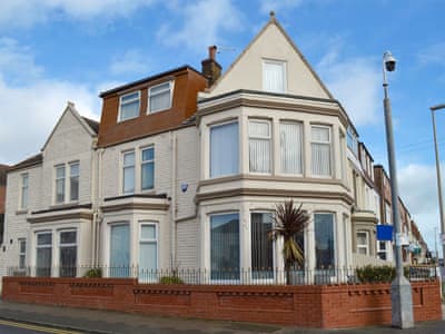 Blackpool Holiday Cottages To Rent Self Catering Accommodation In