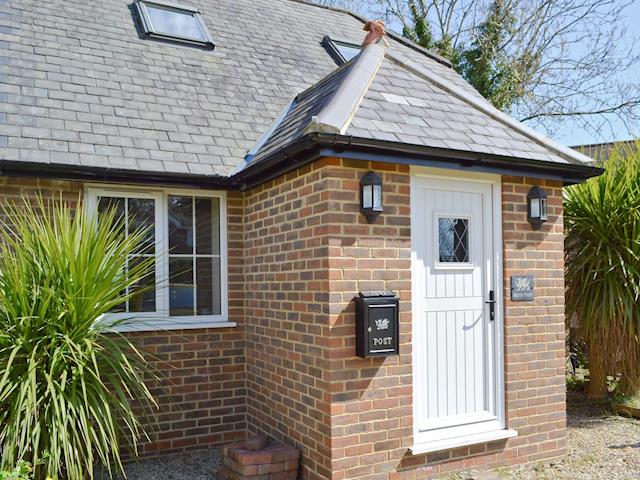 Small Luxury Cottage In Hamstreet Near Ashford With 1 Bedroom For