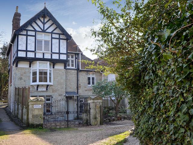 Big Cottage In Bonchurch Near Ventnor With 4 Bedrooms For Rent