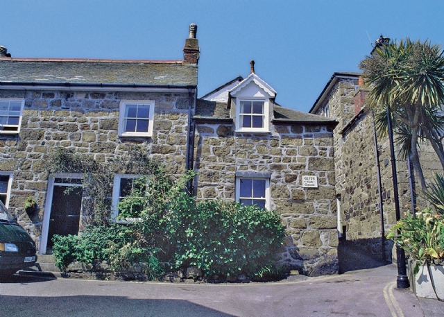 English Country Cottage In Mousehole Near Penzance With 2