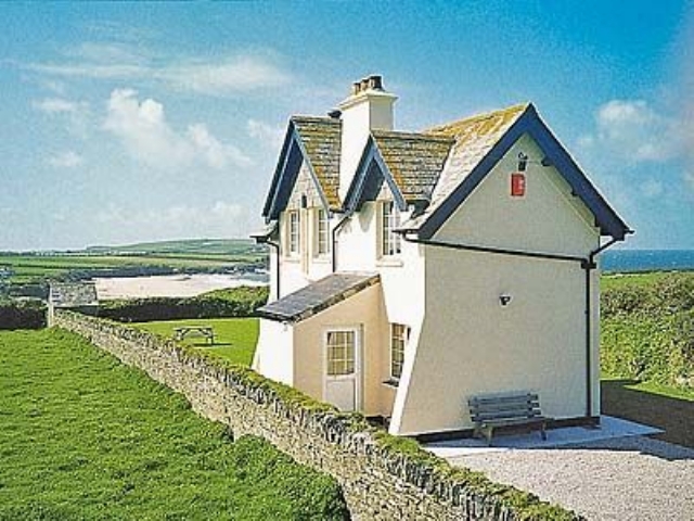 Unique Cottage In Harlyn Bay Near Padstow With 2 Bedrooms For Rent