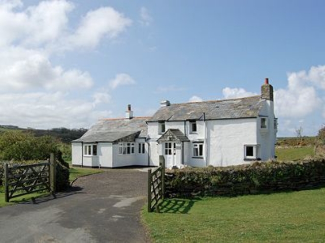 Vacation Accommodation In Tintagel With 3 Bedrooms For Rent