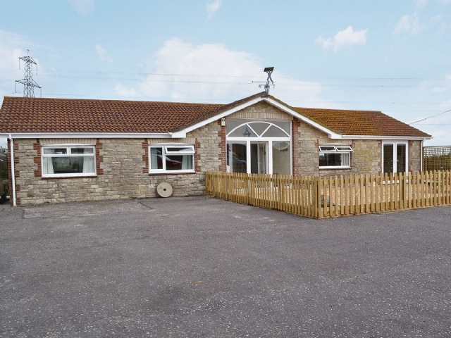 Holiday Cottage In Chickerell Near Weymouth With 3 Bedrooms For