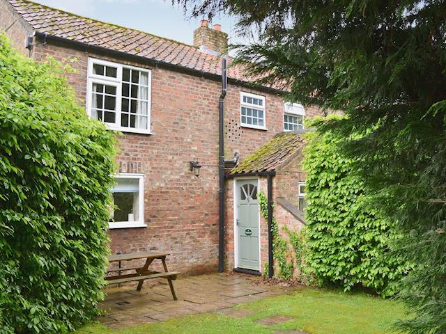 Late Availability Cottage In Claxton Near York Sleeps 4