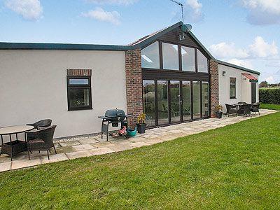 Luxury Holiday Cottage In Great Hatfield Near Hornsea With 3