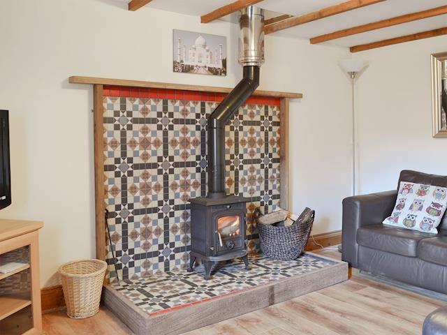 Romantic Holiday Cottage In Fitling Near Hull With 1 Bedroom For Rent