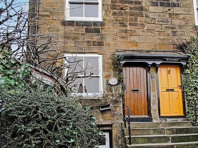 Holiday Cottage To Rent In Robin Hood S Bay With 2 Bedrooms For Rent