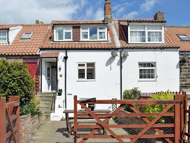 Holiday Cottage In Whitby With Golf Nearby 3 Bedrooms For Rent